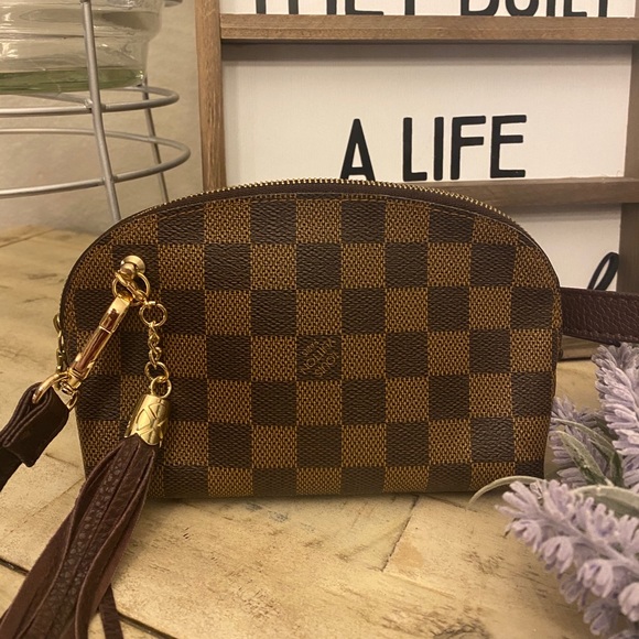 Authentic LV Crossbody ❌SOLD❌ - Picture 1 of 10